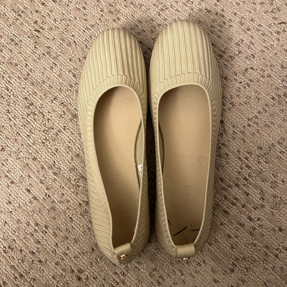 Nude/Tan Danskin Flats
